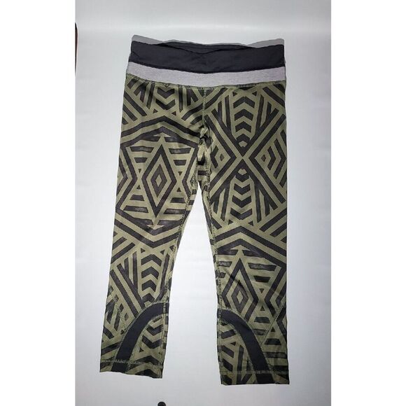 Lululemon Crop Pants Size 6 - Picture 1 of 5